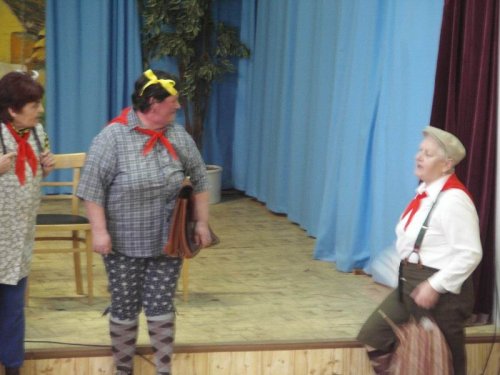 Hraje celá dědina aneb S veselou myslí na nesmysly. - 18.3.2006